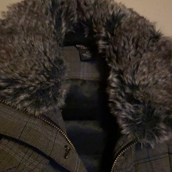 GUESS PLAID PUFFER VEST - Picture 5 of 11